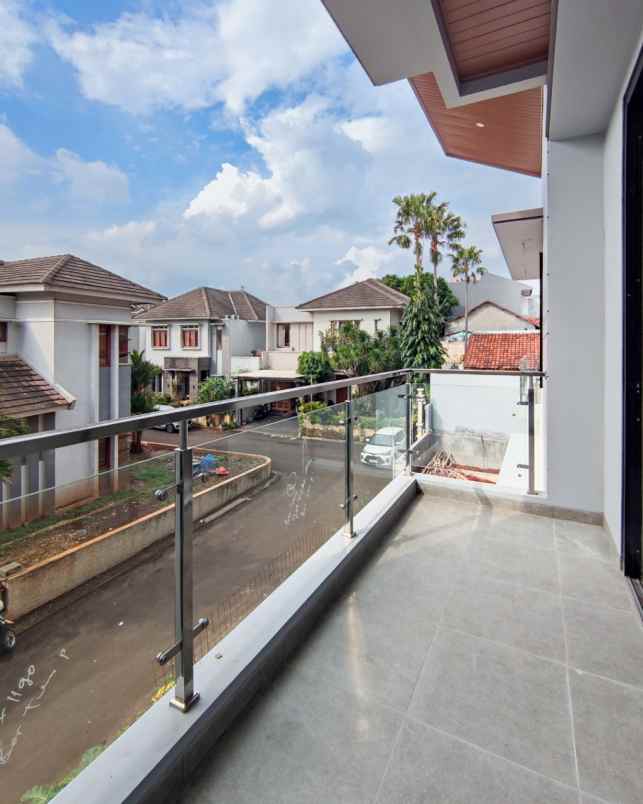 dijual rumah dalam komplek dekat one