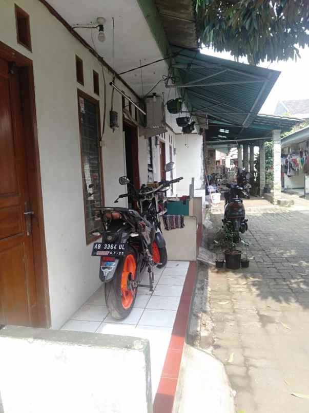 dijual rumah dan kontrakan 70 pintu lokasi strategis