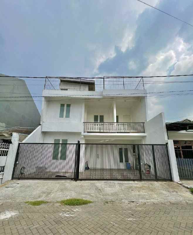 dijual rumah darmo indah selatan