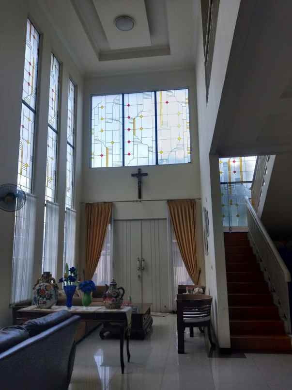 dijual rumah delta sari indah