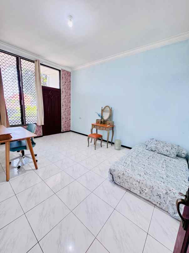 dijual rumah dharmahusada indah utara