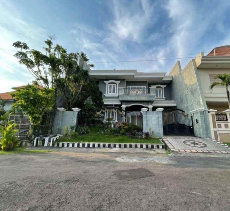 dijual rumah dharmahusada permai