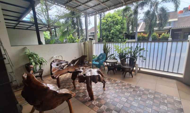 dijual rumah di cluster aralia harapan indah 2