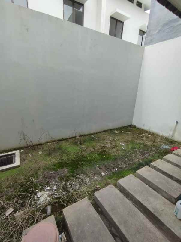 dijual rumah di jgc cluster shinano jakarta timur 2 lt