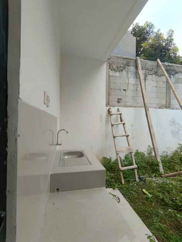 dijual rumah di kawasan asri gland cilengkrang