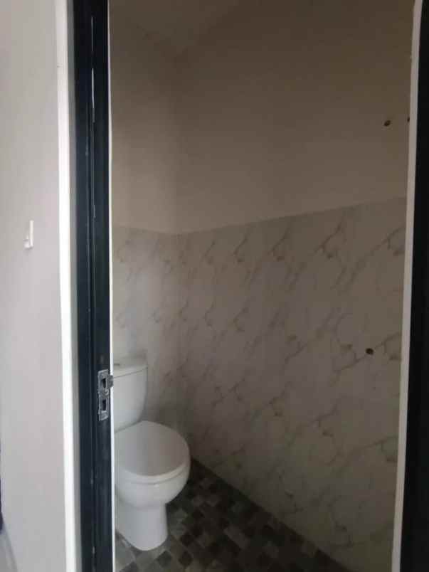 dijual rumah di kawasan asri gland cilengkrang