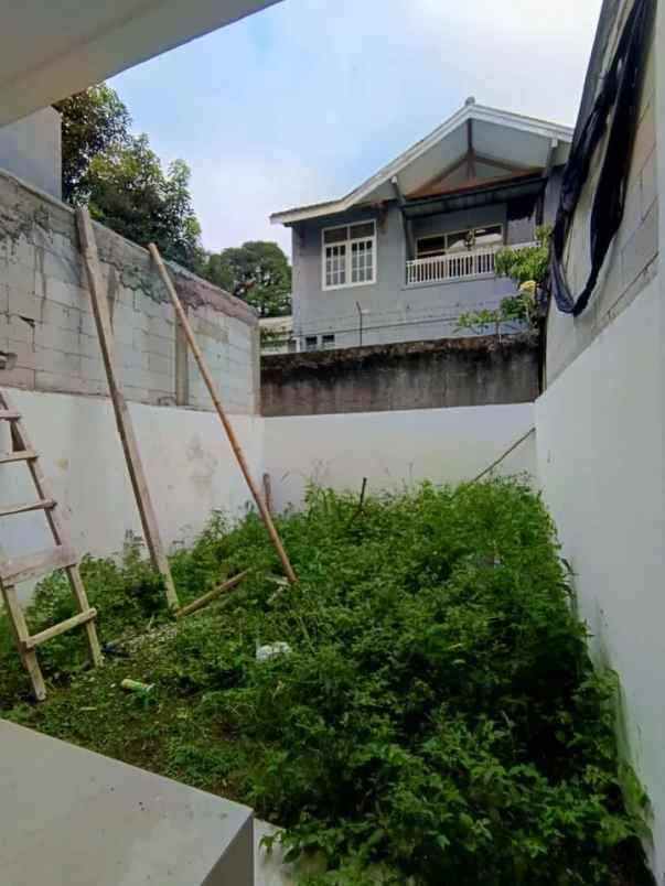 dijual rumah di kawasan asri gland cilengkrang