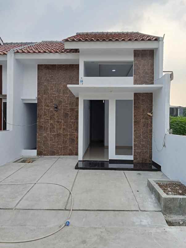 dijual rumah di sawangan depok