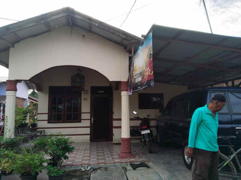 dijual rumah dijual rumah 5 pintu di