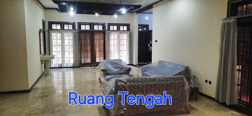 dijual rumah ditengah kota surabaya