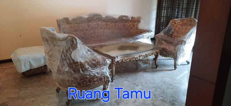 dijual rumah ditengah kota surabaya