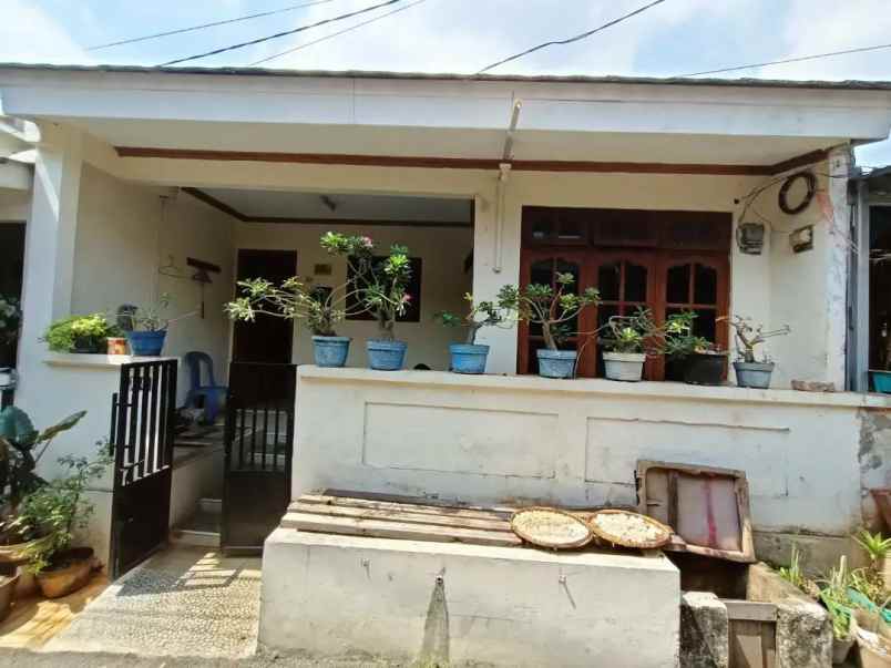 dijual rumah duren sawit