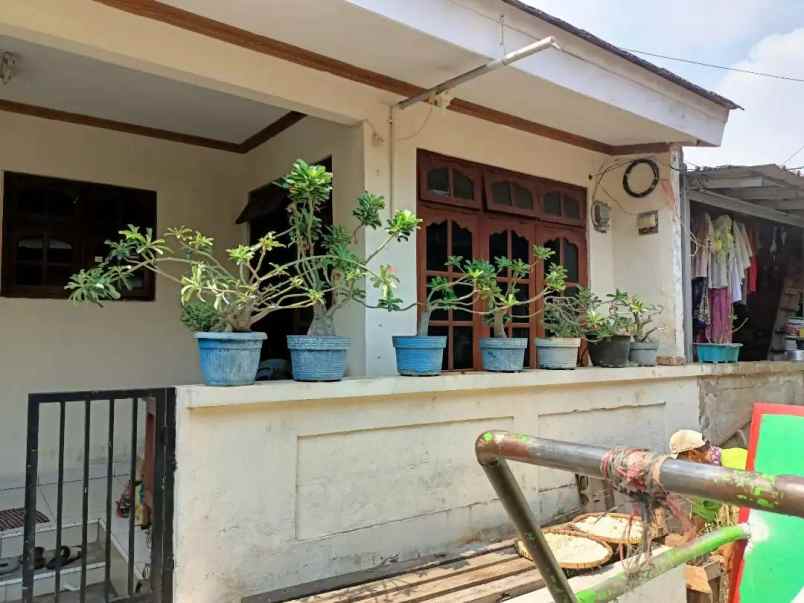 dijual rumah duren sawit