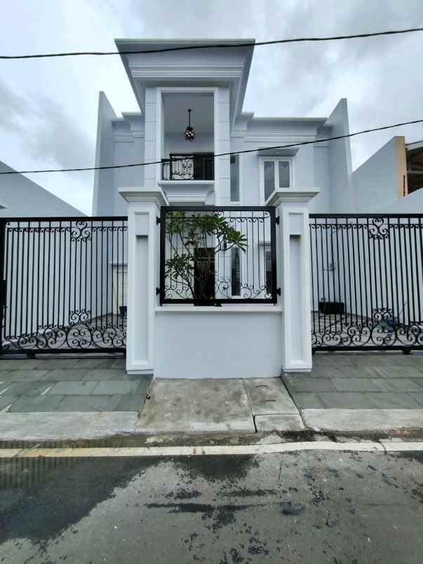 dijual rumah duren sawit