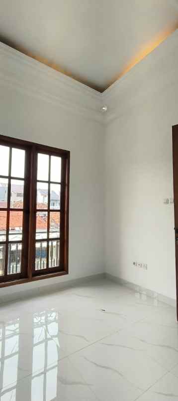 dijual rumah duren sawit