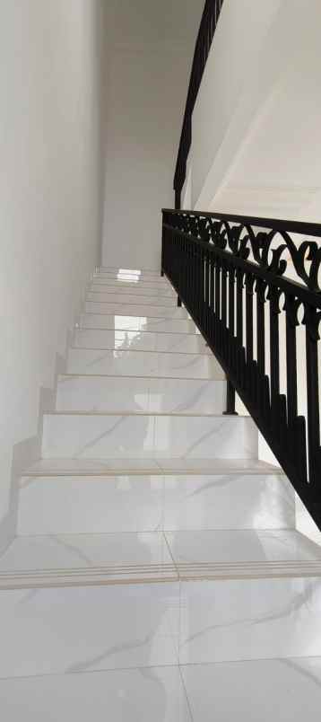 dijual rumah duren sawit