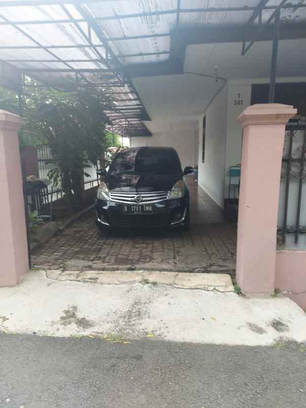 dijual rumah duren sawit