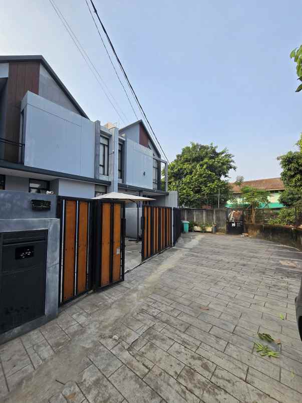 dijual rumah duren sawit jaktim
