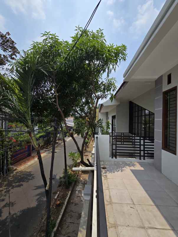 dijual rumah duren sawit jaktim