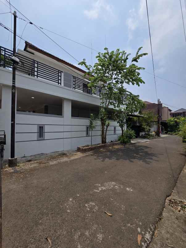 dijual rumah duren sawit jaktim
