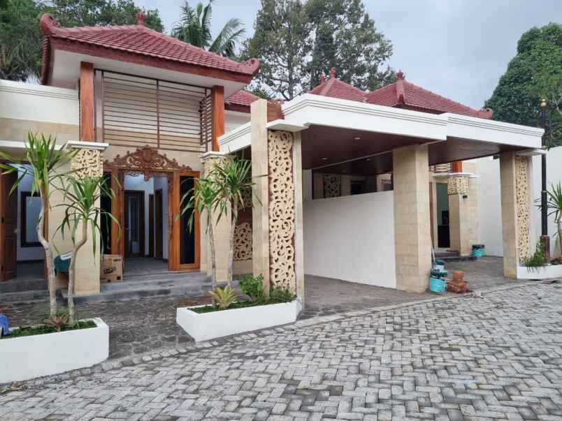 dijual rumah etnik dan modern dekat akmil magelang