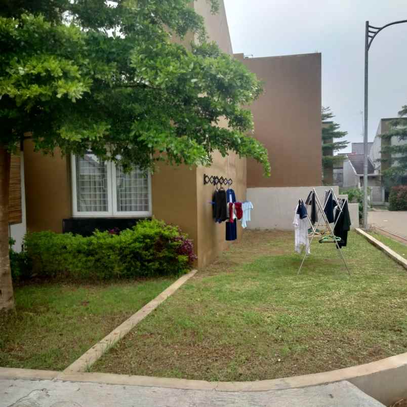 dijual rumah familia urban