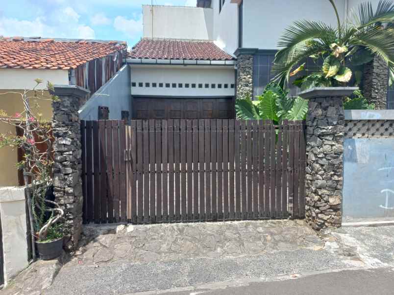 dijual rumah gelatik atas bintaro