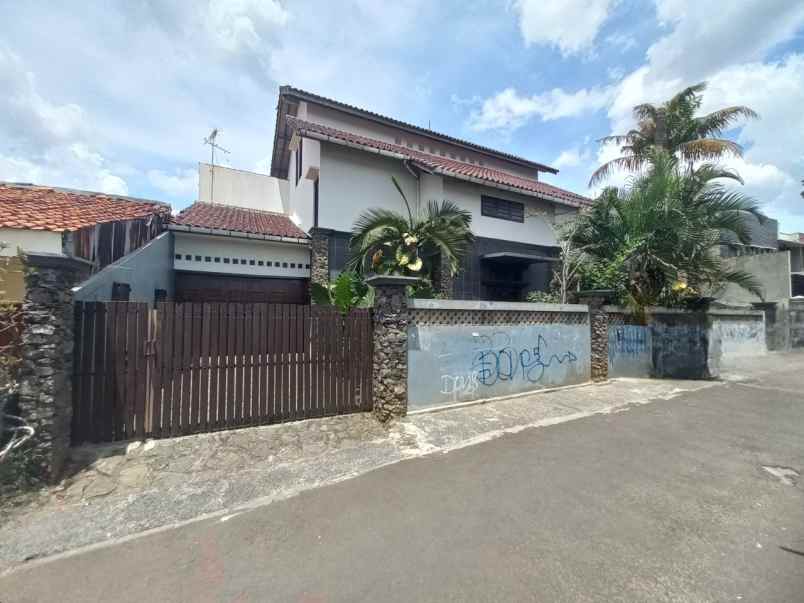 dijual rumah gelatik atas bintaro