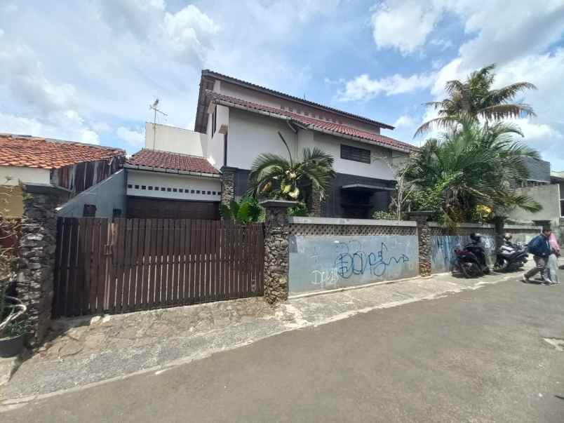 dijual rumah gelatik atas bintaro