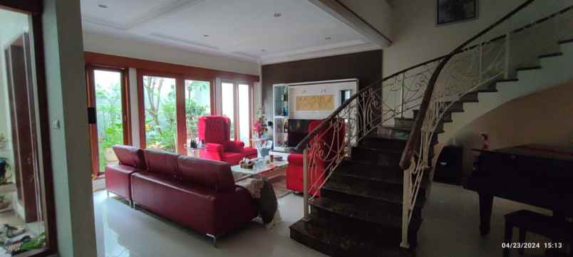 dijual rumah graha famili family