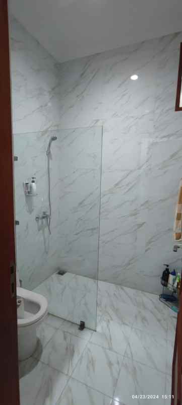 dijual rumah graha famili family