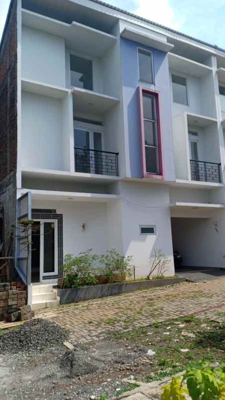 dijual rumah grand hill cinere