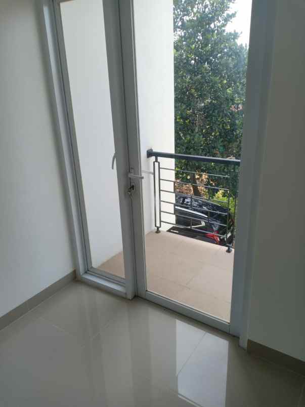 dijual rumah grand hill cinere