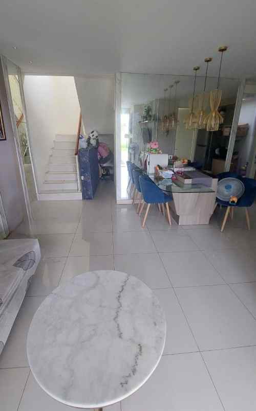 dijual rumah grand pakuwon adelaide