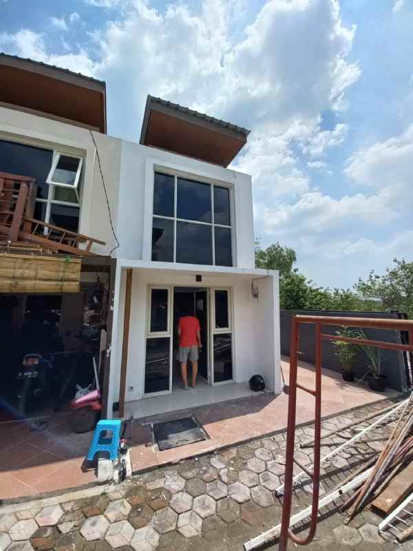 dijual rumah green terrace