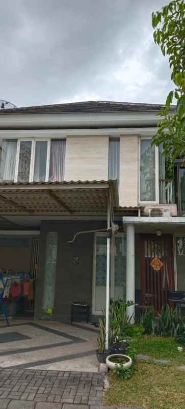 dijual rumah greenlake type fontana citraland surabaya