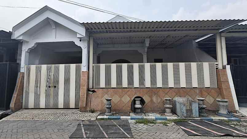 dijual rumah griya kebraon