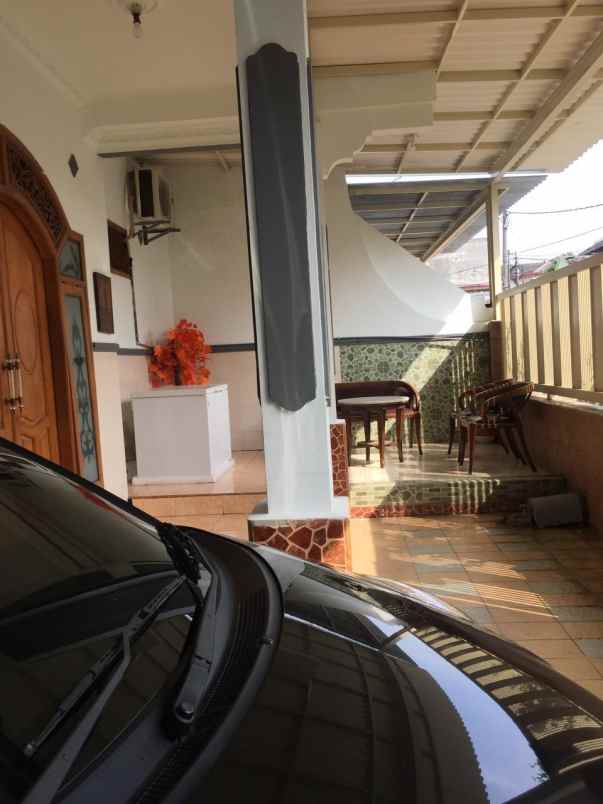 dijual rumah griya kebraon