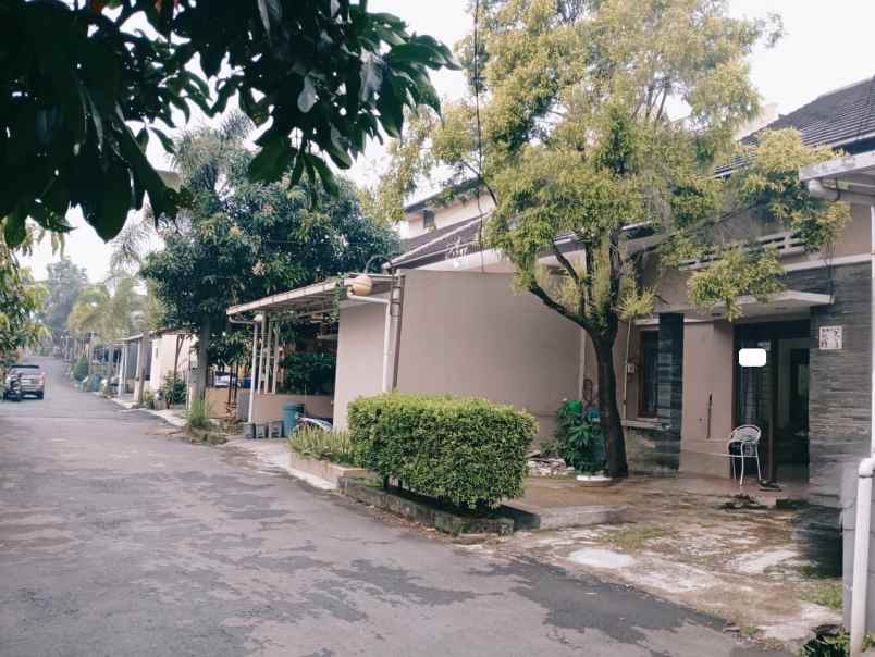 dijual rumah gumung batu