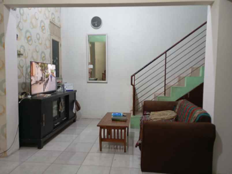 dijual rumah hook ciledug kota tangerang