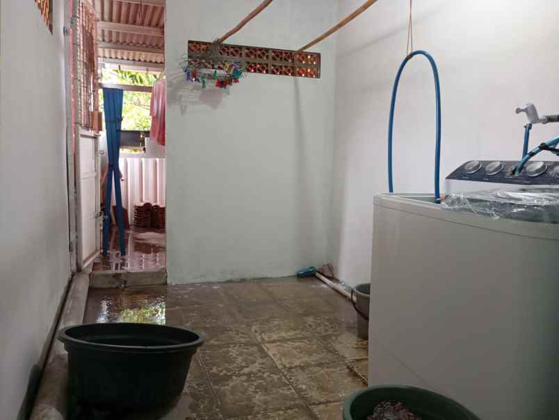 dijual rumah hook ciledug kota tangerang