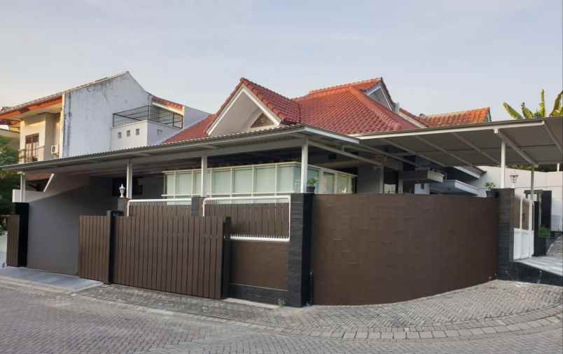 dijual rumah international village