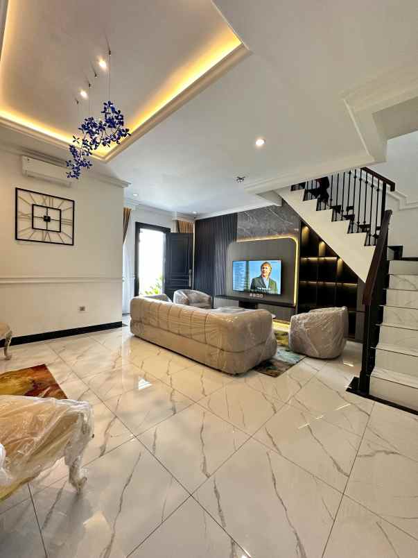 dijual rumah jagakarsa