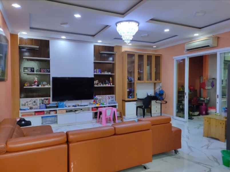 dijual rumah jakarta garden city