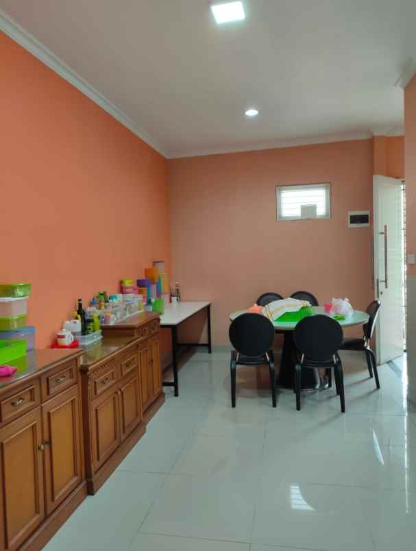 dijual rumah jakarta garden city