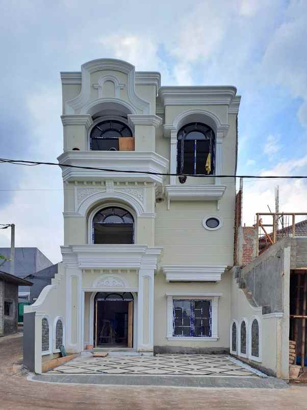 dijual rumah jalan benda jagakarsa