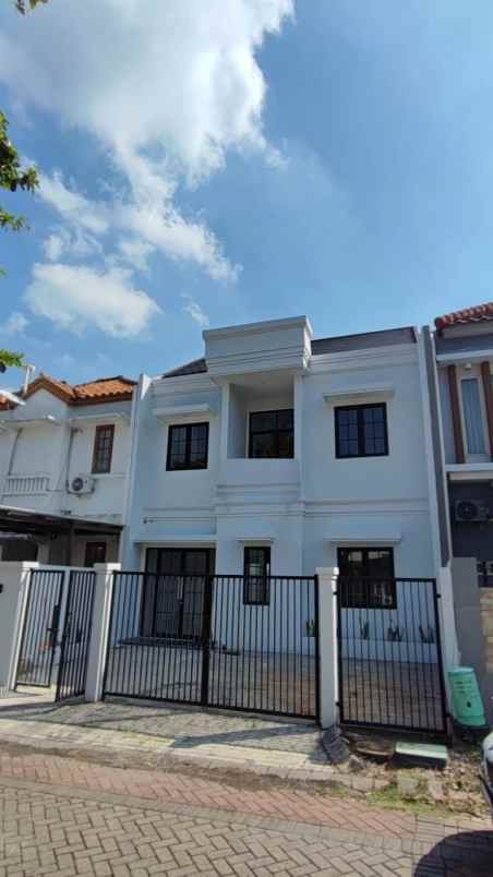 dijual rumah jalan citraland surabaya barat