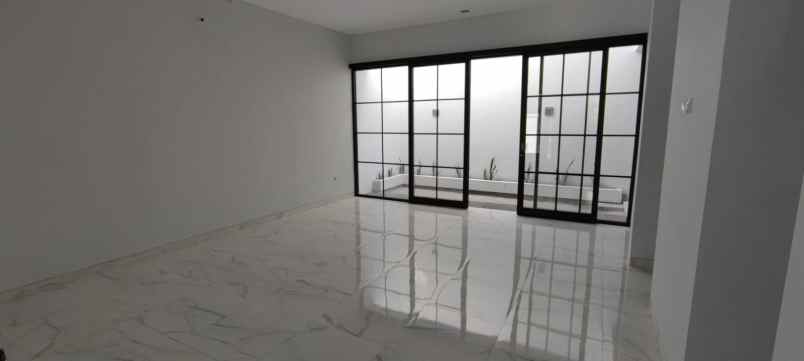 dijual rumah jalan citraland surabaya barat