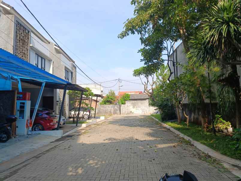 dijual rumah jalan haji nudin karang