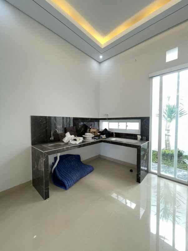 dijual rumah jalan kaliurang km 10